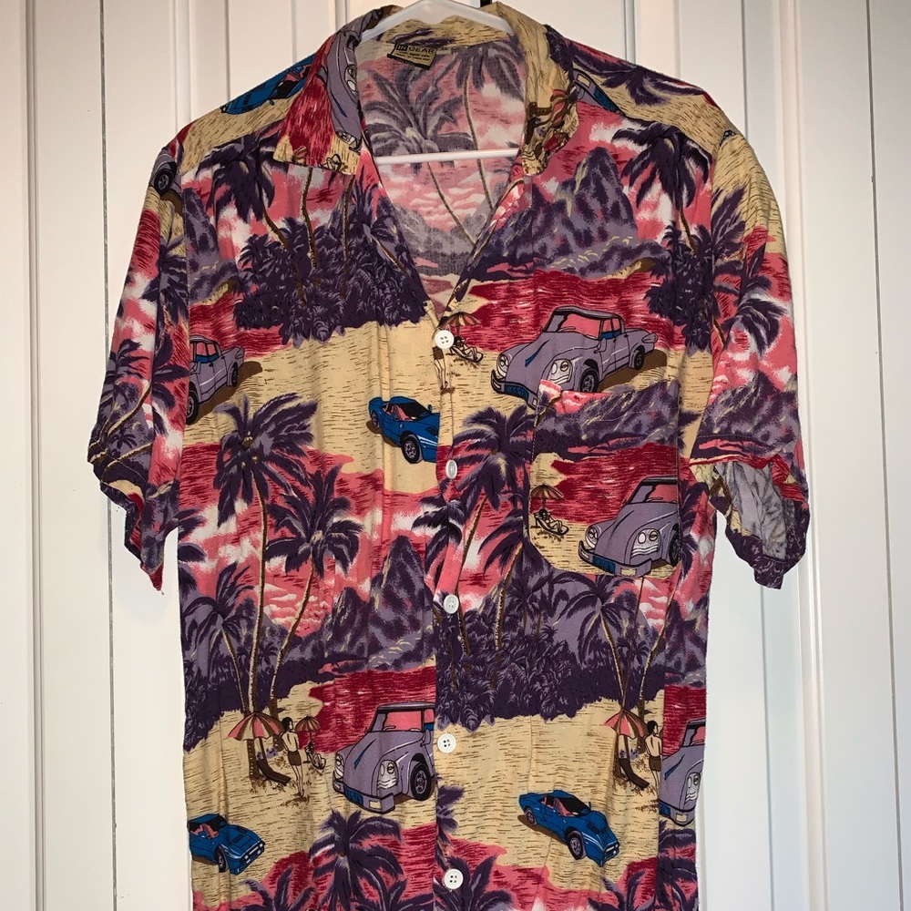 Beautiful Hawaiian Button up
